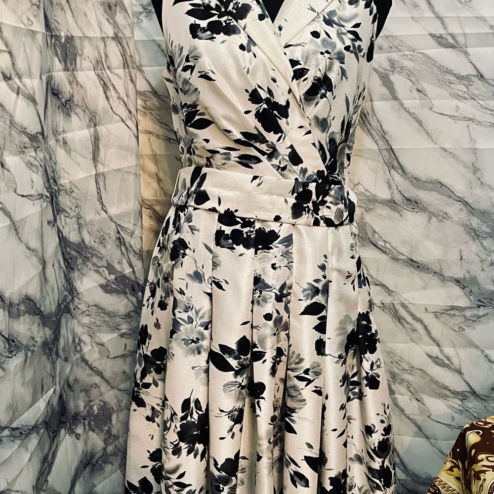 Jessica Howard Black and White Pleated Midi Dress - Picture 4 of 7